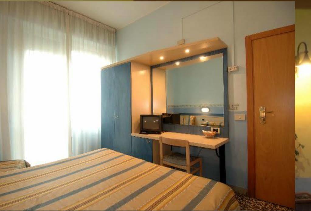 Hotel Moderno Pisa Eksteriør billede