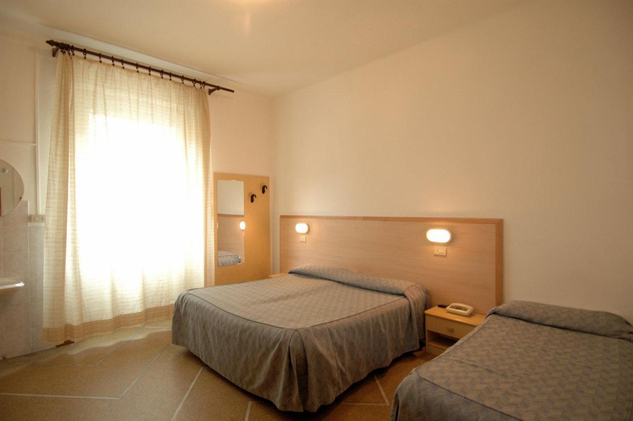 Hotel Moderno Pisa Værelse billede